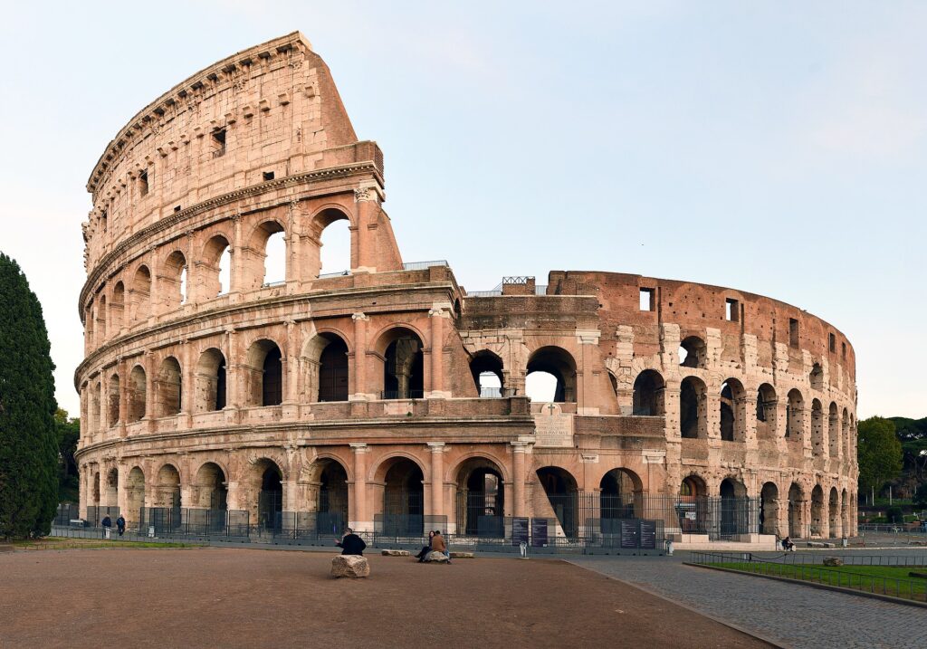 5 Città da visitare - Colosseo Roma - 3 Man's Tour